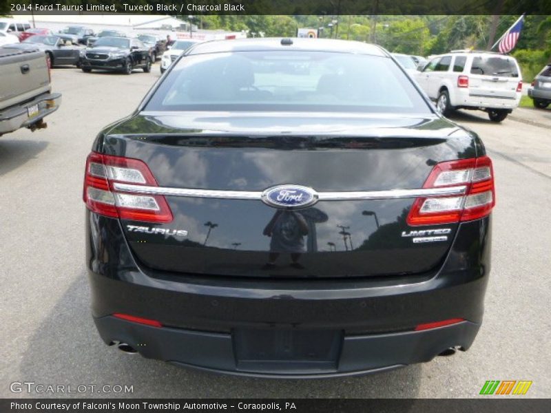 Tuxedo Black / Charcoal Black 2014 Ford Taurus Limited