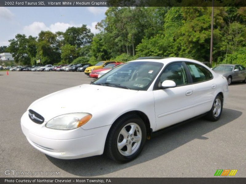 Vibrant White / Medium Graphite 2002 Ford Taurus SES