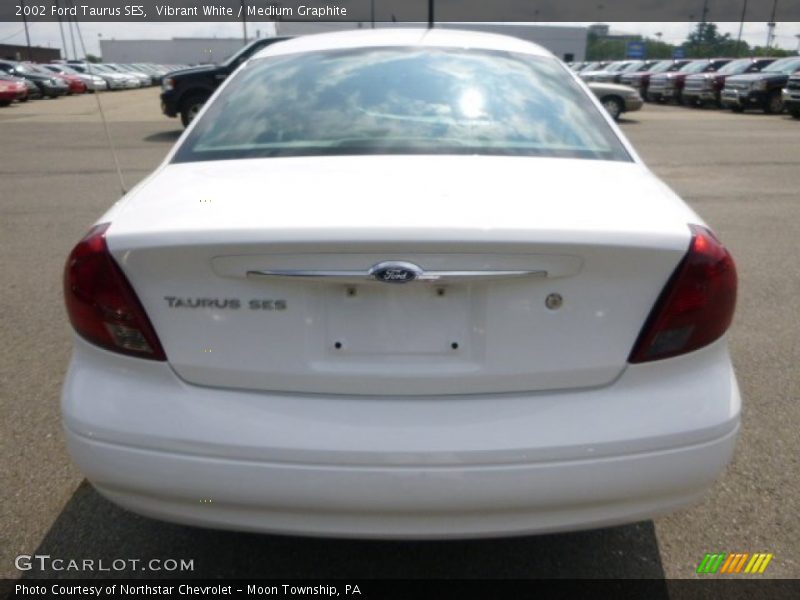 Vibrant White / Medium Graphite 2002 Ford Taurus SES