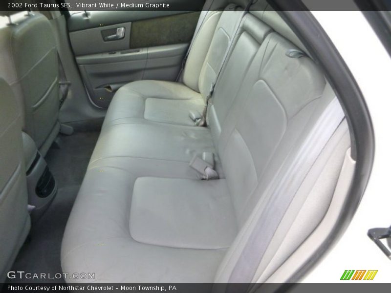 Vibrant White / Medium Graphite 2002 Ford Taurus SES