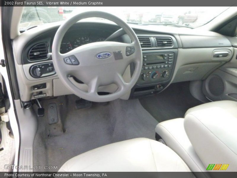 Vibrant White / Medium Graphite 2002 Ford Taurus SES
