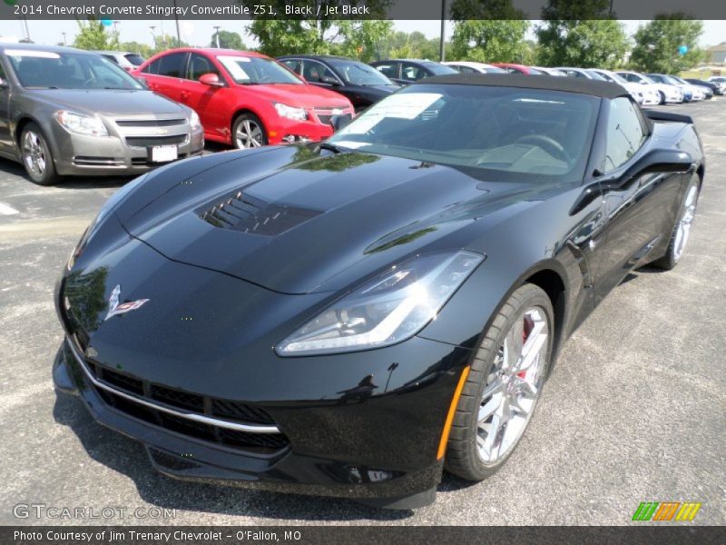 Front 3/4 View of 2014 Corvette Stingray Convertible Z51