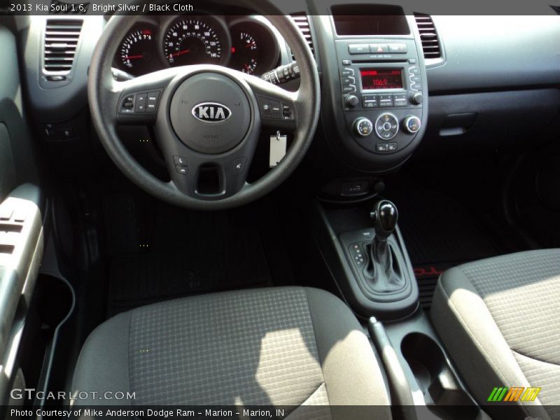 Bright Silver / Black Cloth 2013 Kia Soul 1.6