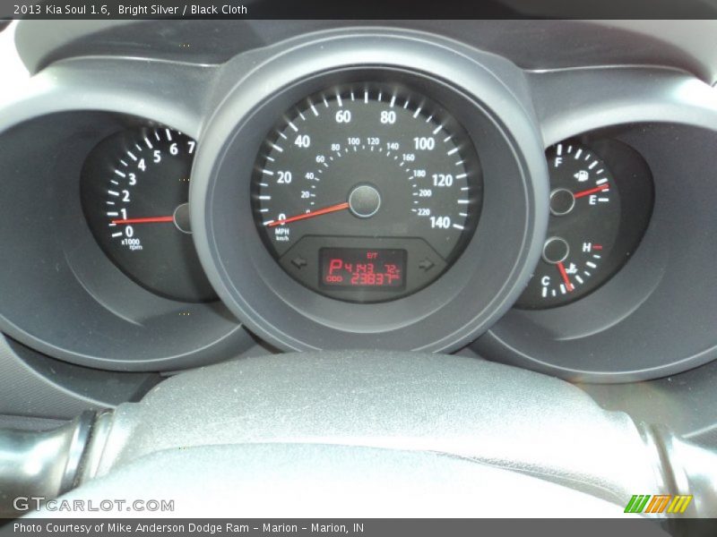 Bright Silver / Black Cloth 2013 Kia Soul 1.6