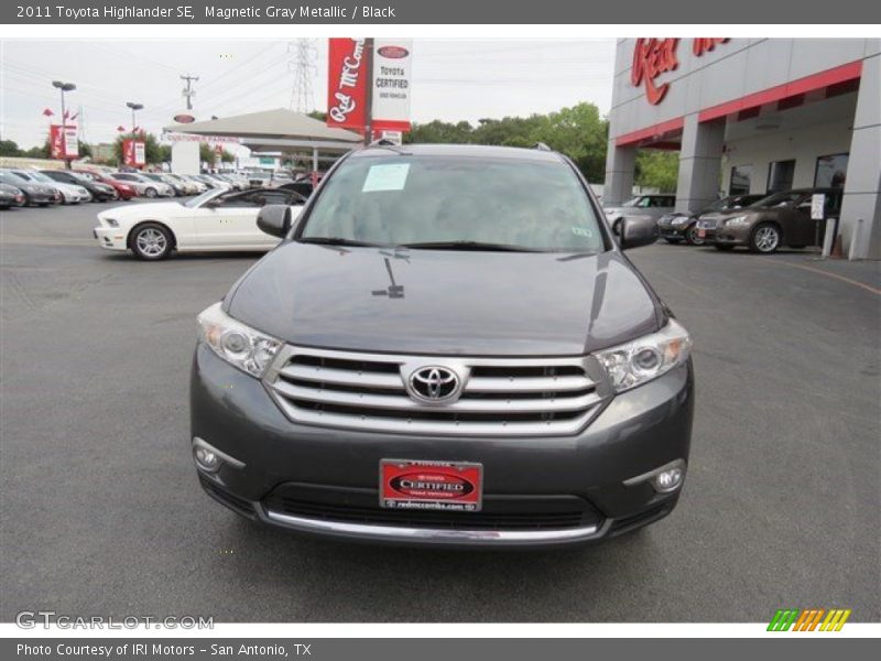 Magnetic Gray Metallic / Black 2011 Toyota Highlander SE