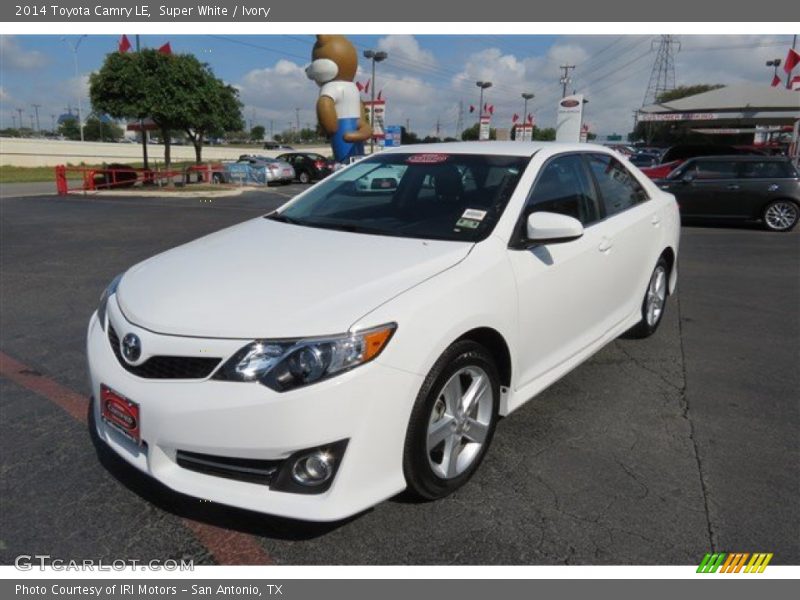 Super White / Ivory 2014 Toyota Camry LE