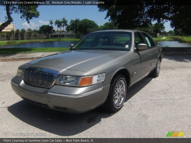 Front 3/4 View of 1999 Grand Marquis GS