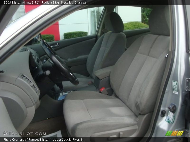 Radiant Silver Metallic / Charcoal 2009 Nissan Altima 2.5 S