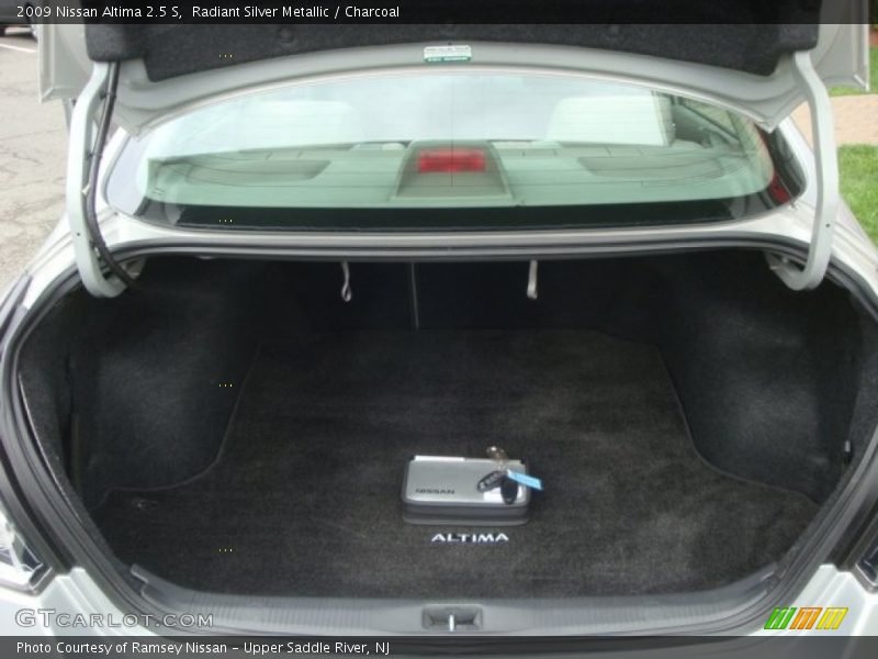 Radiant Silver Metallic / Charcoal 2009 Nissan Altima 2.5 S