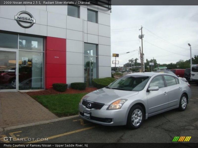 Radiant Silver Metallic / Charcoal 2009 Nissan Altima 2.5 S
