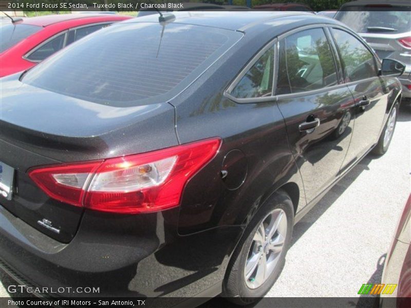 Tuxedo Black / Charcoal Black 2014 Ford Focus SE Sedan