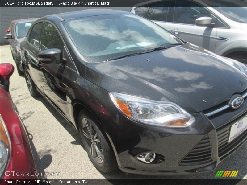 Tuxedo Black / Charcoal Black 2014 Ford Focus SE Sedan
