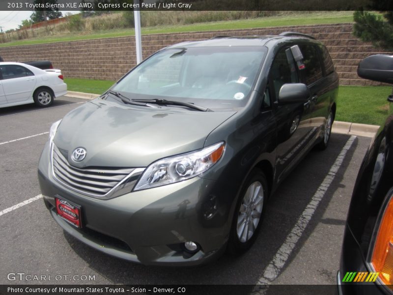 Cypress Green Pearl / Light Gray 2013 Toyota Sienna XLE AWD