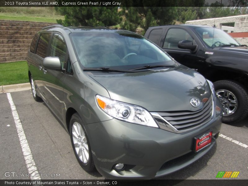 Cypress Green Pearl / Light Gray 2013 Toyota Sienna XLE AWD