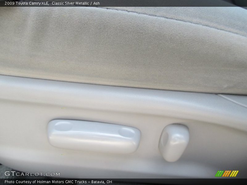 Classic Silver Metallic / Ash 2009 Toyota Camry XLE
