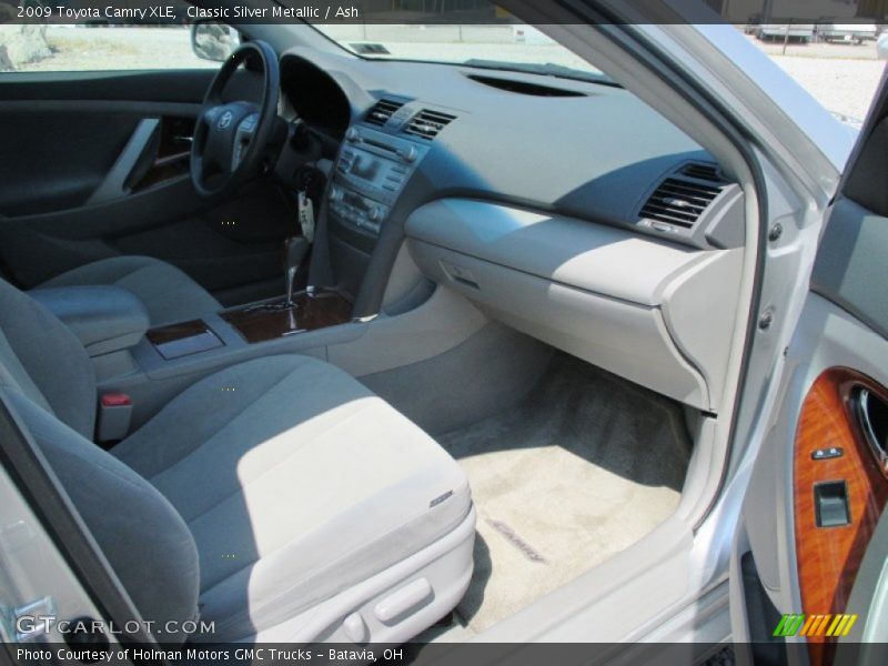 Classic Silver Metallic / Ash 2009 Toyota Camry XLE