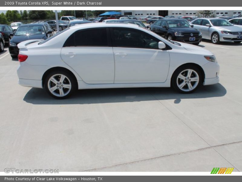 Super White / Dark Charcoal 2009 Toyota Corolla XRS