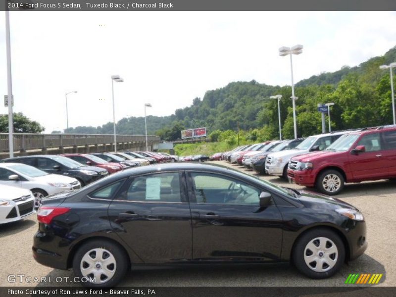 Tuxedo Black / Charcoal Black 2014 Ford Focus S Sedan