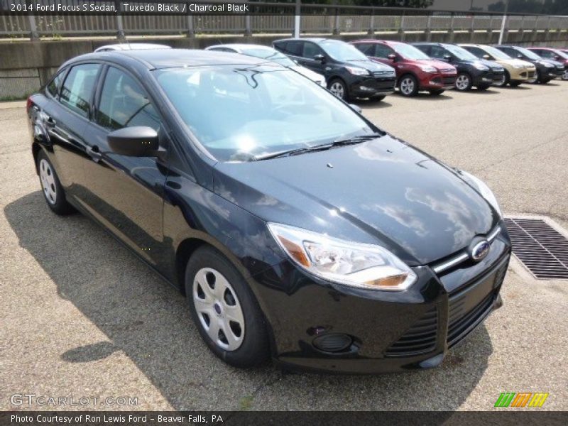 Tuxedo Black / Charcoal Black 2014 Ford Focus S Sedan