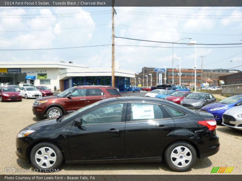 Tuxedo Black / Charcoal Black 2014 Ford Focus S Sedan