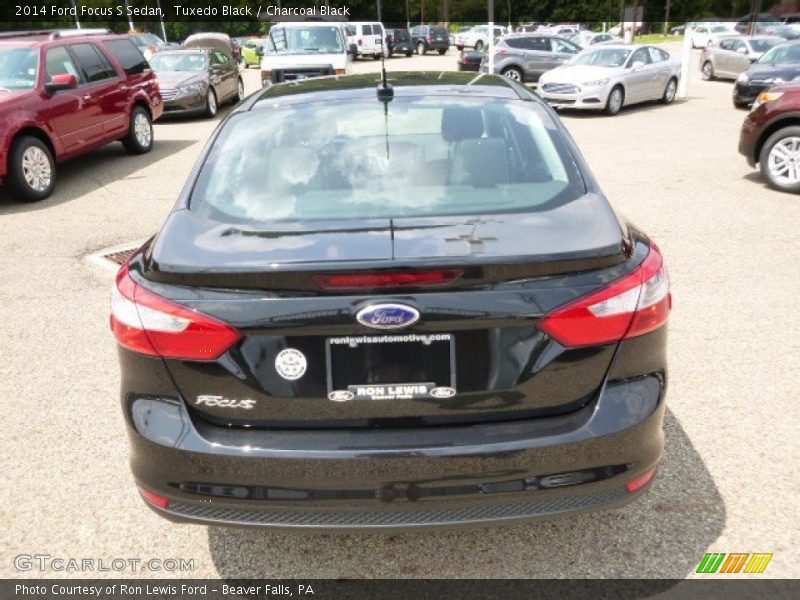 Tuxedo Black / Charcoal Black 2014 Ford Focus S Sedan