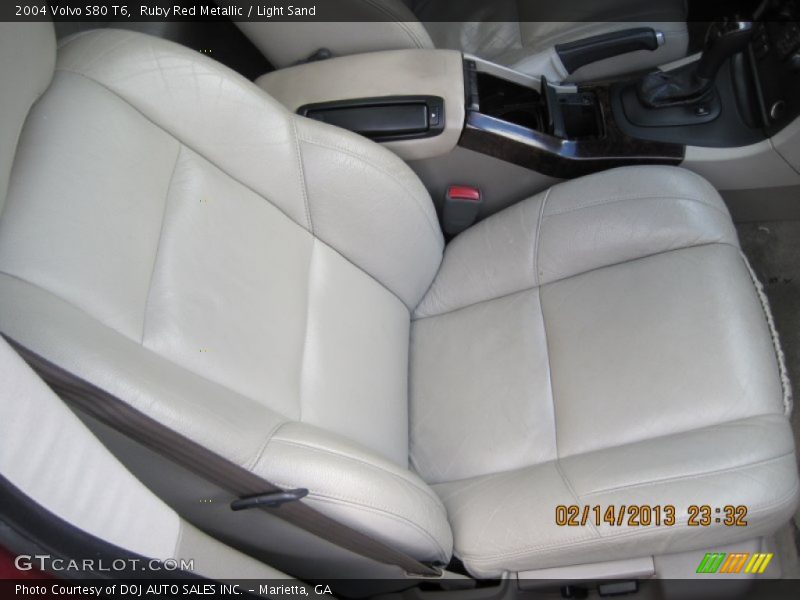 Ruby Red Metallic / Light Sand 2004 Volvo S80 T6
