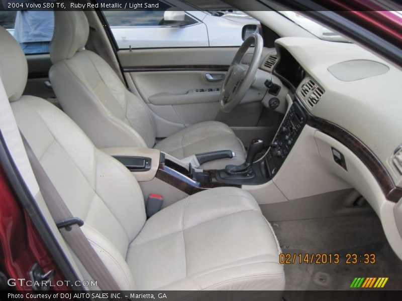 Ruby Red Metallic / Light Sand 2004 Volvo S80 T6