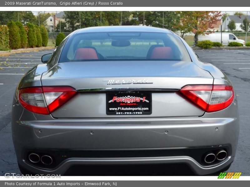 Grigio Alfieri (Grey) / Rosso Corallo 2009 Maserati GranTurismo
