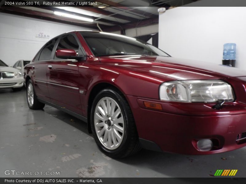 Ruby Red Metallic / Light Sand 2004 Volvo S80 T6