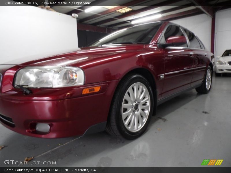 Ruby Red Metallic / Light Sand 2004 Volvo S80 T6