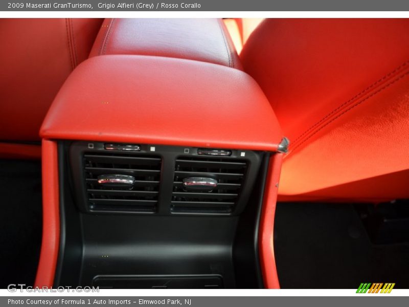 Grigio Alfieri (Grey) / Rosso Corallo 2009 Maserati GranTurismo