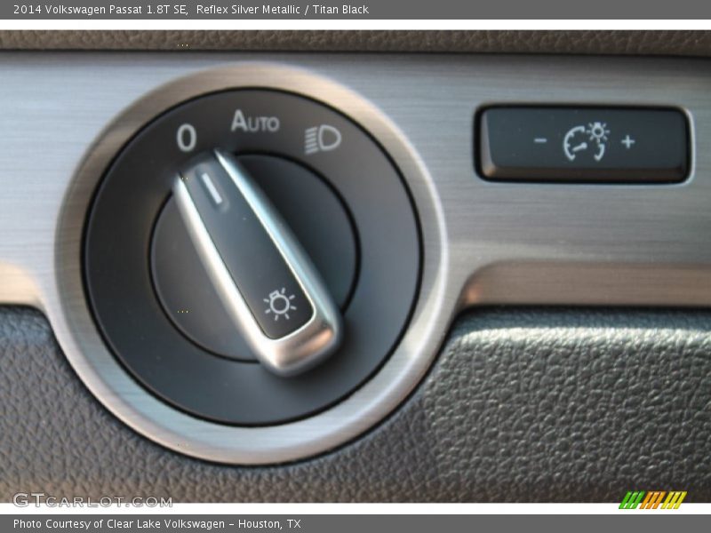 Reflex Silver Metallic / Titan Black 2014 Volkswagen Passat 1.8T SE