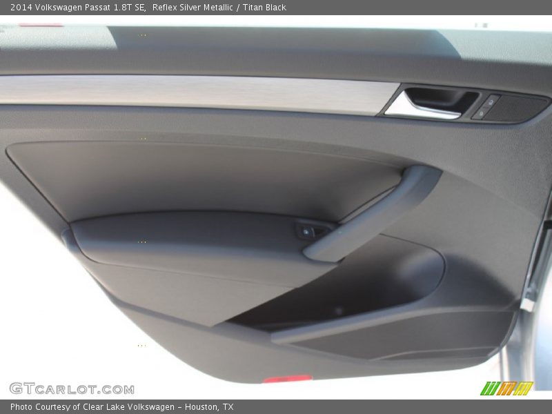 Reflex Silver Metallic / Titan Black 2014 Volkswagen Passat 1.8T SE