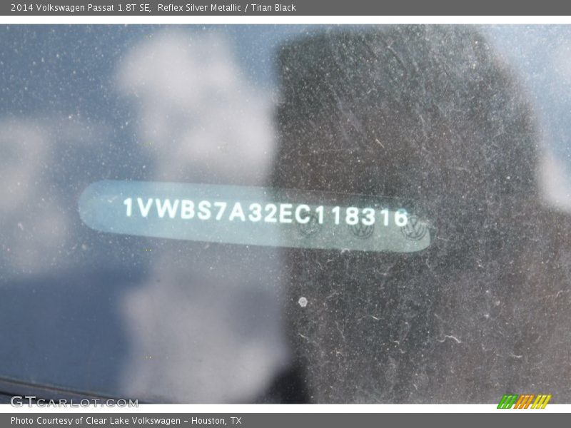 Reflex Silver Metallic / Titan Black 2014 Volkswagen Passat 1.8T SE