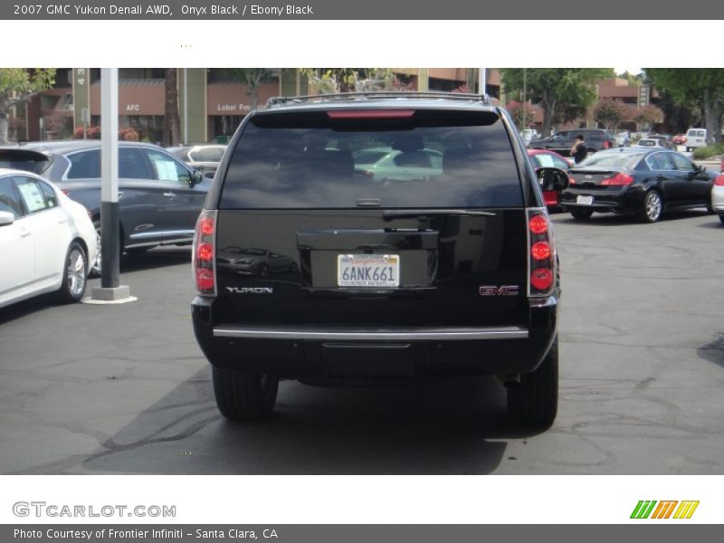 Onyx Black / Ebony Black 2007 GMC Yukon Denali AWD