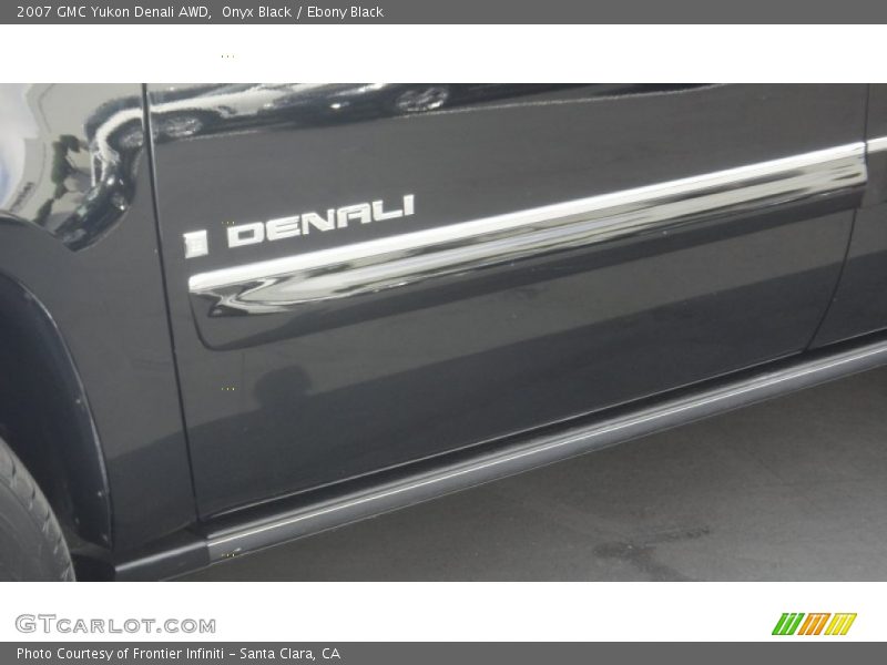 Onyx Black / Ebony Black 2007 GMC Yukon Denali AWD