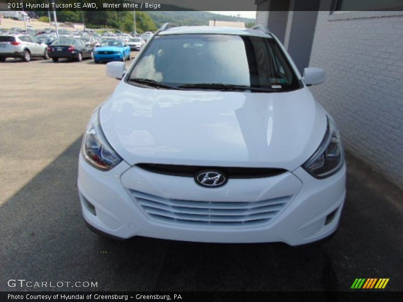 Winter White / Beige 2015 Hyundai Tucson SE AWD
