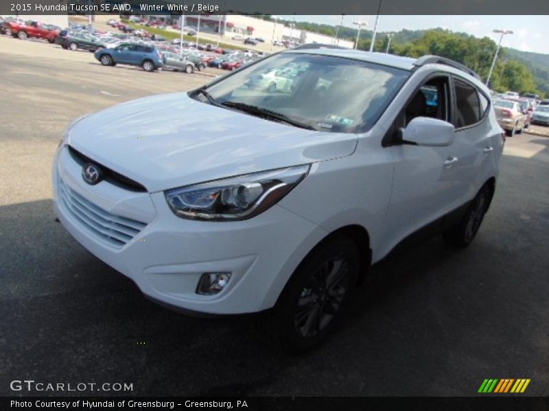 Winter White / Beige 2015 Hyundai Tucson SE AWD