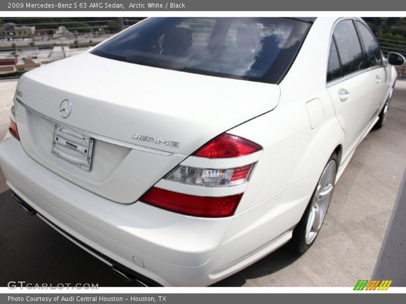 Arctic White / Black 2009 Mercedes-Benz S 63 AMG Sedan