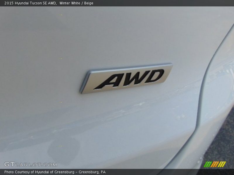 Winter White / Beige 2015 Hyundai Tucson SE AWD