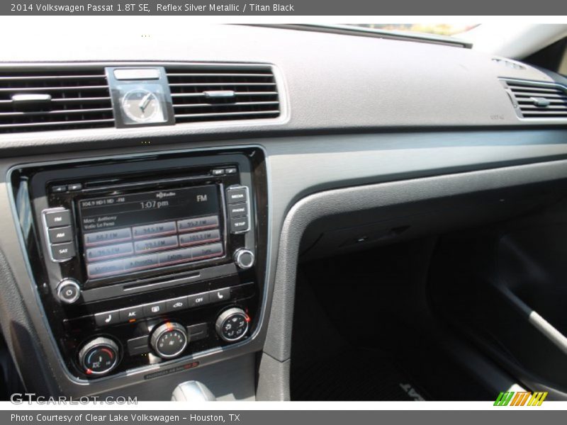 Reflex Silver Metallic / Titan Black 2014 Volkswagen Passat 1.8T SE