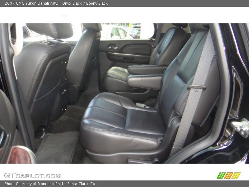 Onyx Black / Ebony Black 2007 GMC Yukon Denali AWD