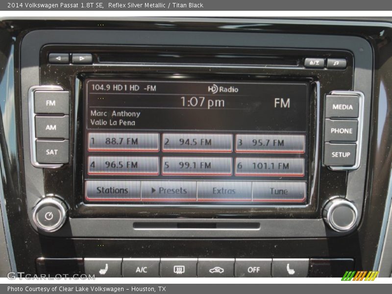 Reflex Silver Metallic / Titan Black 2014 Volkswagen Passat 1.8T SE