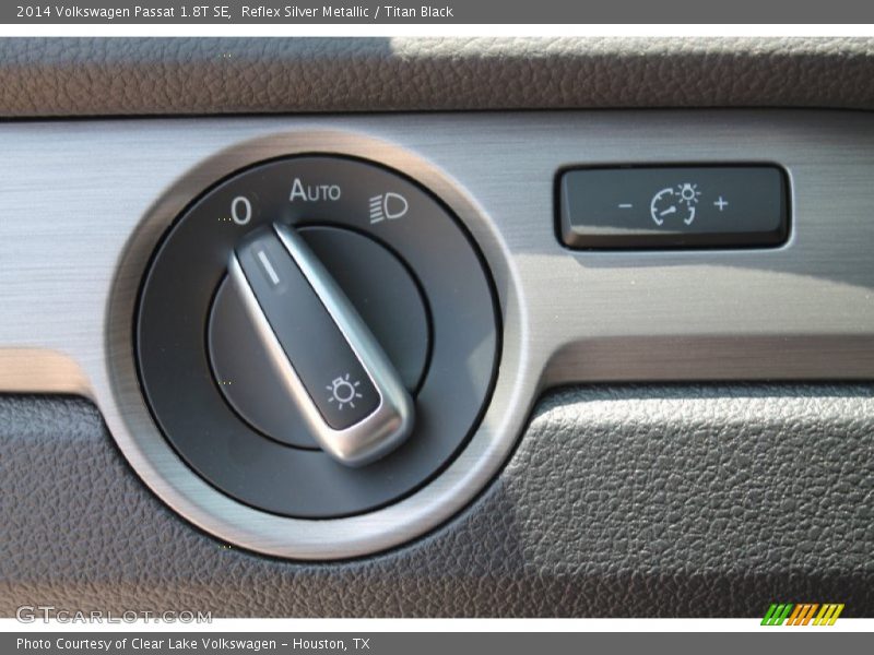 Reflex Silver Metallic / Titan Black 2014 Volkswagen Passat 1.8T SE