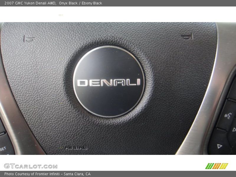 Onyx Black / Ebony Black 2007 GMC Yukon Denali AWD