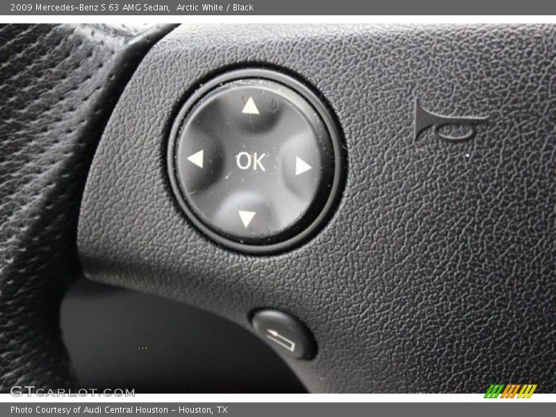 Arctic White / Black 2009 Mercedes-Benz S 63 AMG Sedan