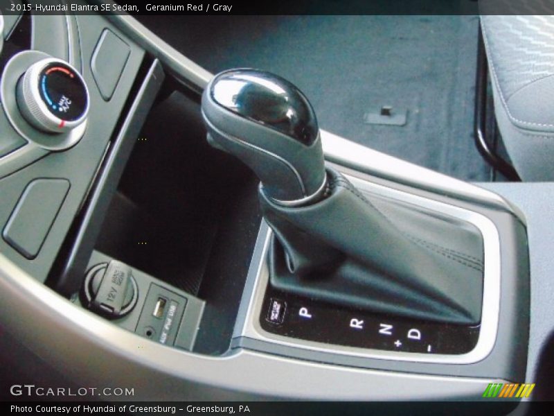 Geranium Red / Gray 2015 Hyundai Elantra SE Sedan