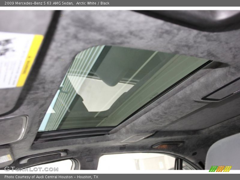 Arctic White / Black 2009 Mercedes-Benz S 63 AMG Sedan