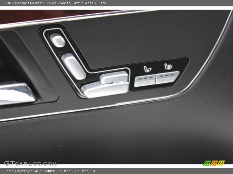 Arctic White / Black 2009 Mercedes-Benz S 63 AMG Sedan