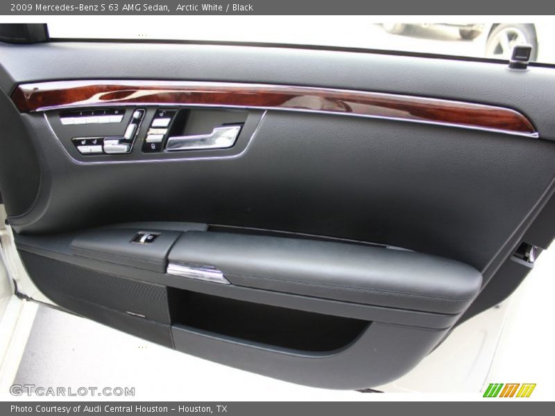 Arctic White / Black 2009 Mercedes-Benz S 63 AMG Sedan